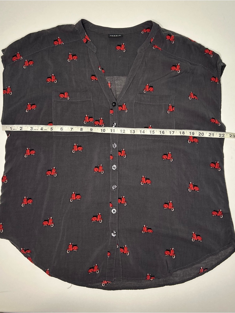 Torrid Grey Red Vespa Scooter Challis Dolman Blouse Top 00 - Picture 5 of 6